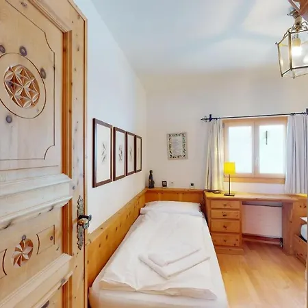 Abitaziun Gianda Verda D8 *